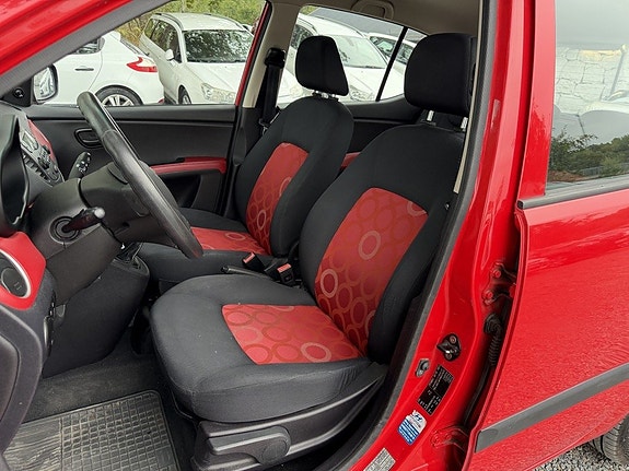 Hyundai i10 13 of 17