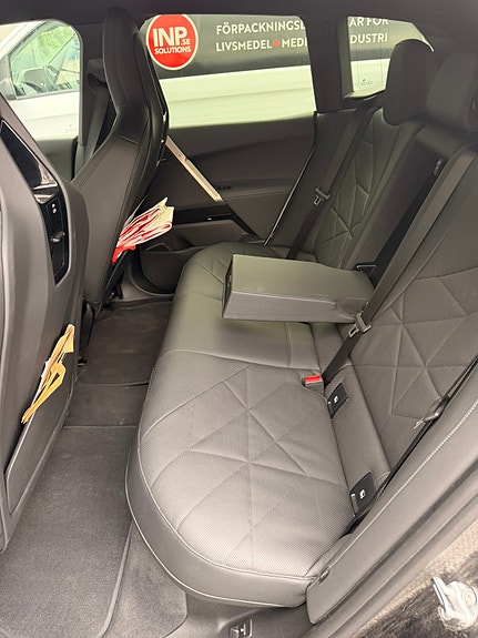 BMW iX 5 of 8