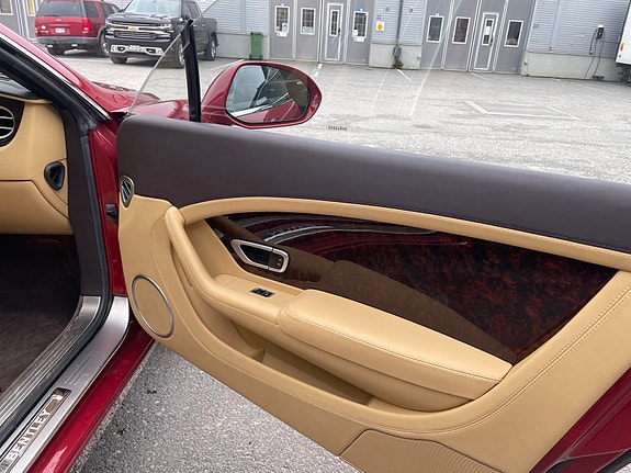 Bentley Continental GT 12 of 12