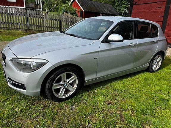 BMW 118d 2 of 6