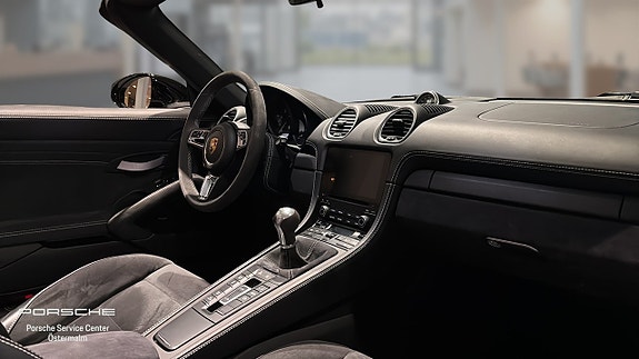 Porsche 718 Boxster 4 of 17