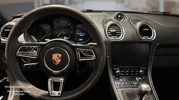 Porsche 718 Boxster 14 of 17