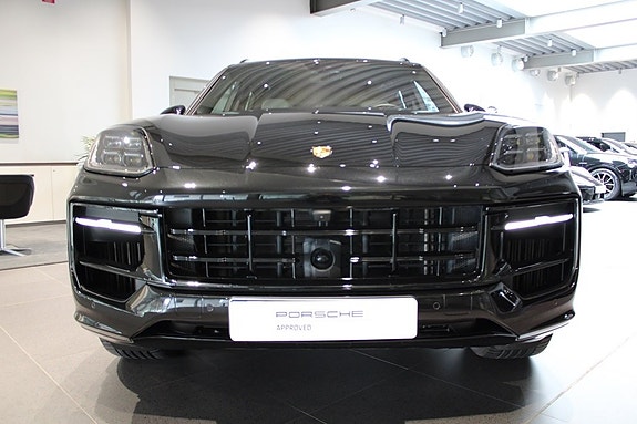 Porsche Cayenne S 5 of 20