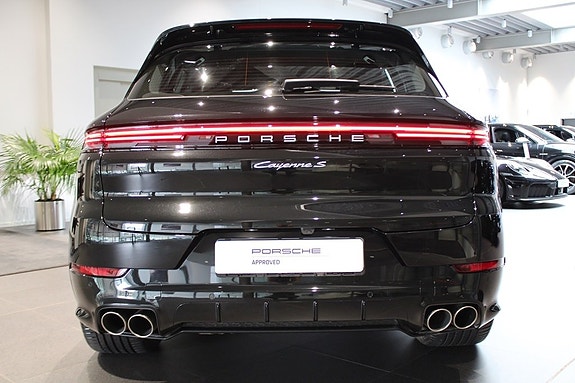 Porsche Cayenne S 6 of 20