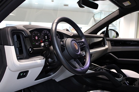 Porsche Cayenne S 3 of 20