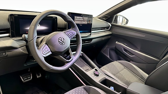Volkswagen T-Roc 7 of 14
