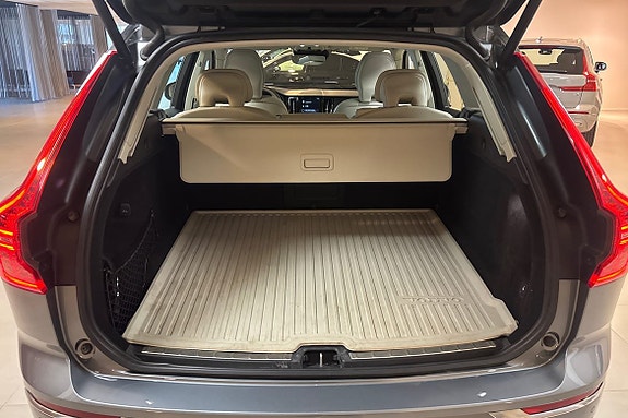 Volvo XC60 13 of 17