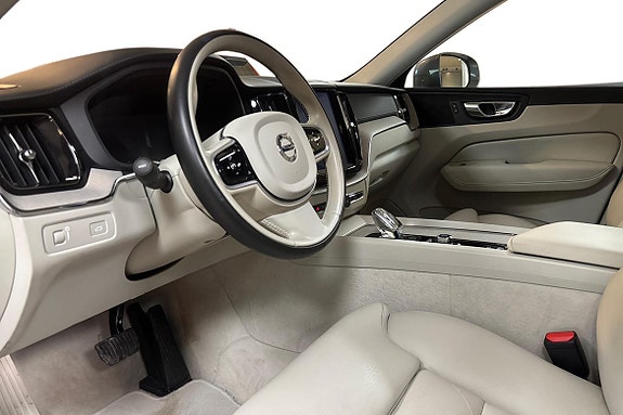 Volvo XC60 8 of 17