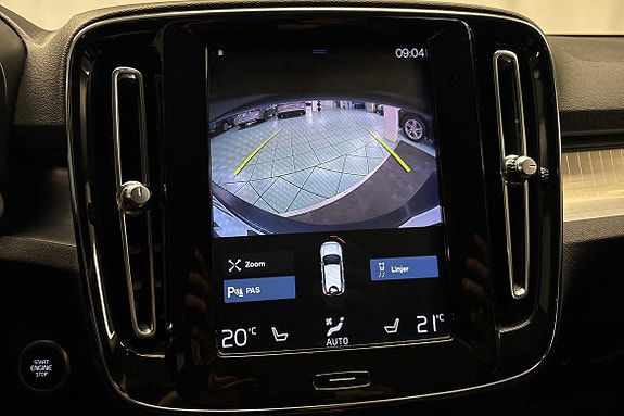 Volvo XC40 17 of 19
