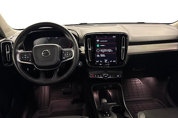 Volvo XC40 9 of 19