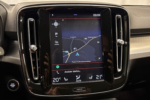 Volvo XC40 16 of 19