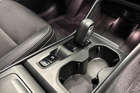 Volvo XC40 15 of 19
