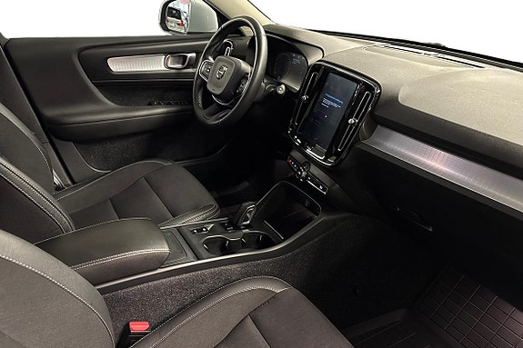 Volvo XC40 10 of 19