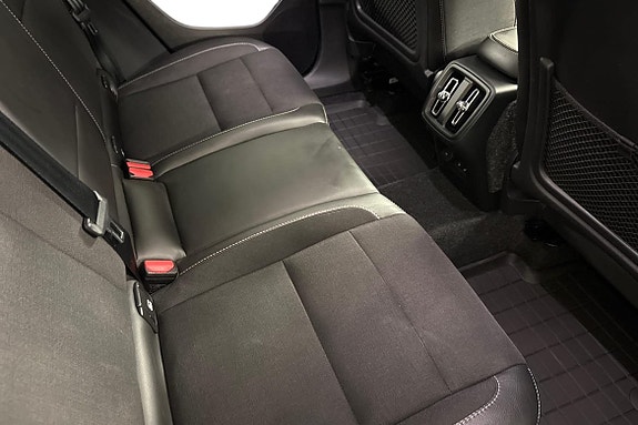 Volvo XC40 11 of 19