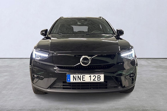 Volvo XC40 7 of 14
