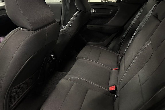 Volvo XC40 12 of 14