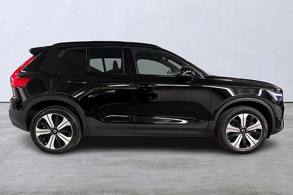 Volvo XC40 3 of 14