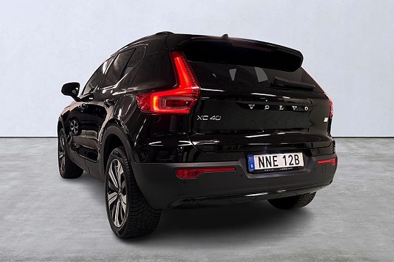 Volvo XC40 4 of 14