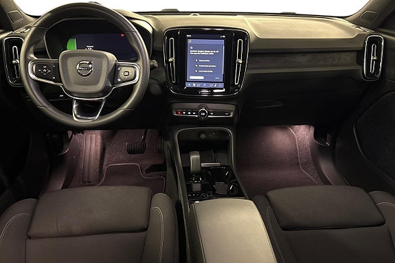 Volvo XC40 9 of 14