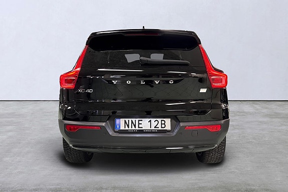 Volvo XC40 5 of 14