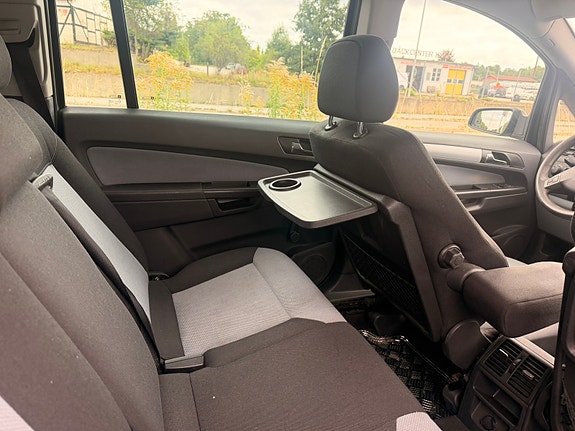 Opel Zafira 12 of 12