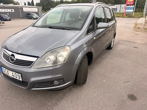 Opel Zafira 3 of 12