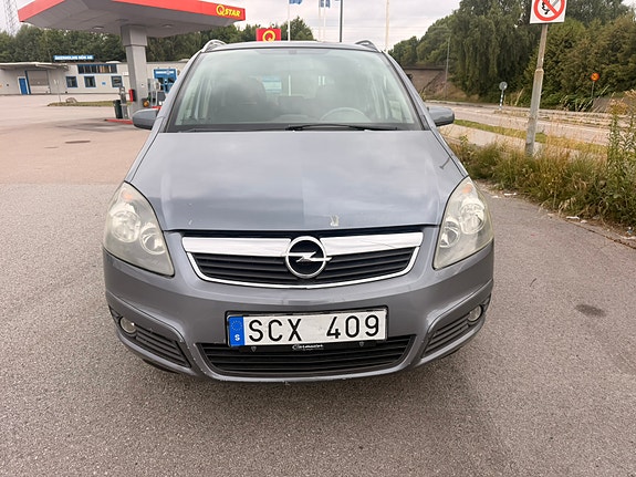 Opel Zafira 2 of 12