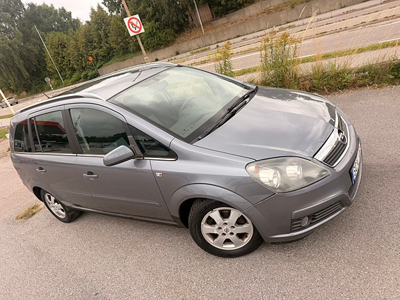 Opel Zafira 11 of 12