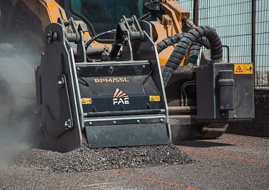 Krossa sten med din hjullastare, skidsteer, grävlastare 5 of 12