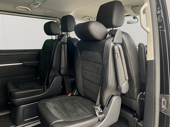 Volkswagen Multivan 25 of 30