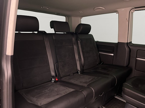 Volkswagen Multivan 24 of 30