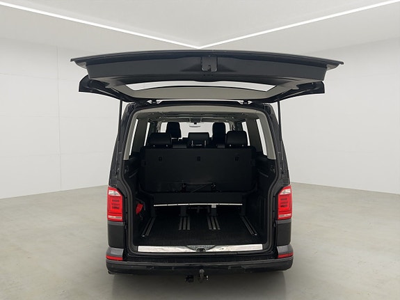 Volkswagen Multivan 11 of 30