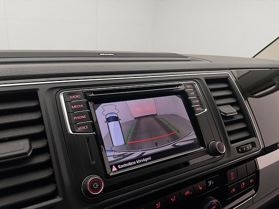 Volkswagen Multivan 19 of 30