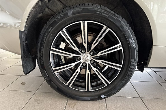 Volvo XC60 17 of 18