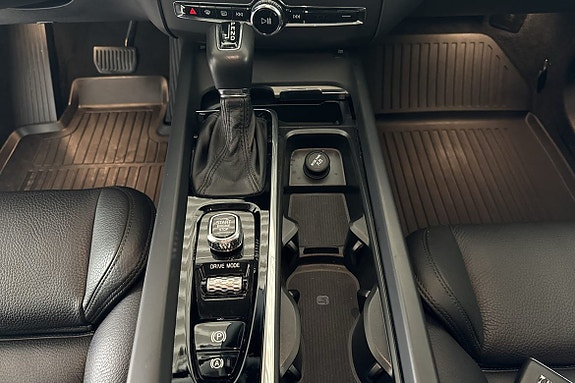 Volvo XC60 12 of 18