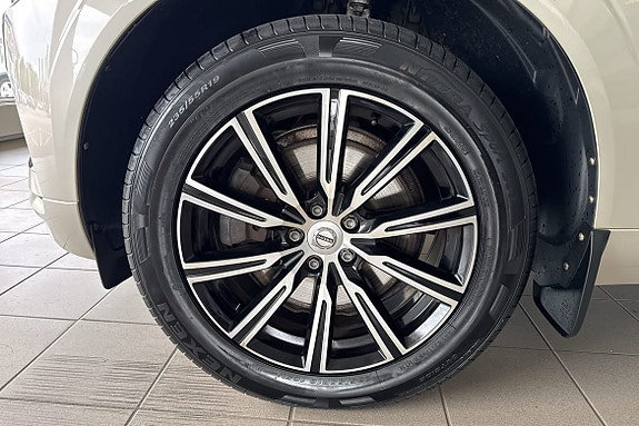 Volvo XC60 15 of 18