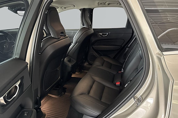 Volvo XC60 7 of 18