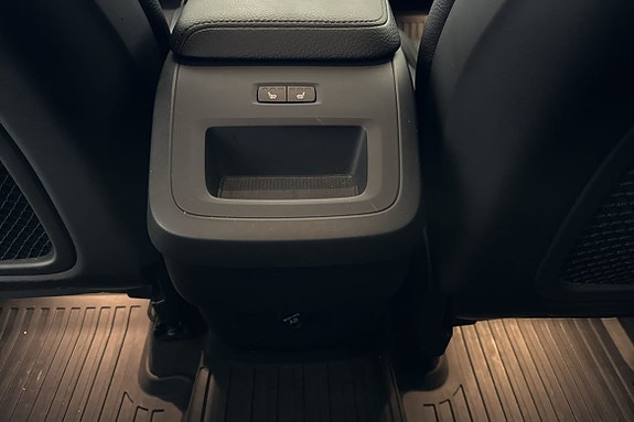 Volvo XC60 13 of 18