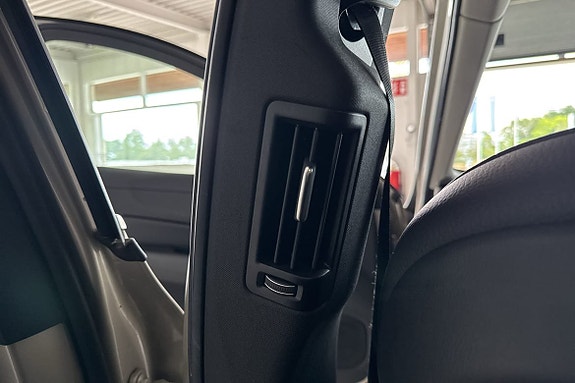 Volvo XC60 14 of 18