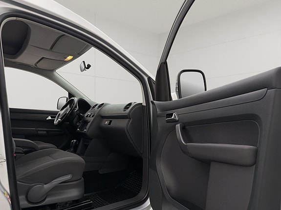 Volkswagen Caddy Maxi 28 of 30