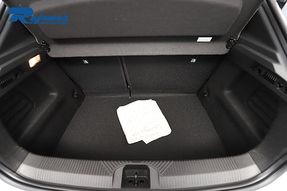 Renault Clio 17 of 21
