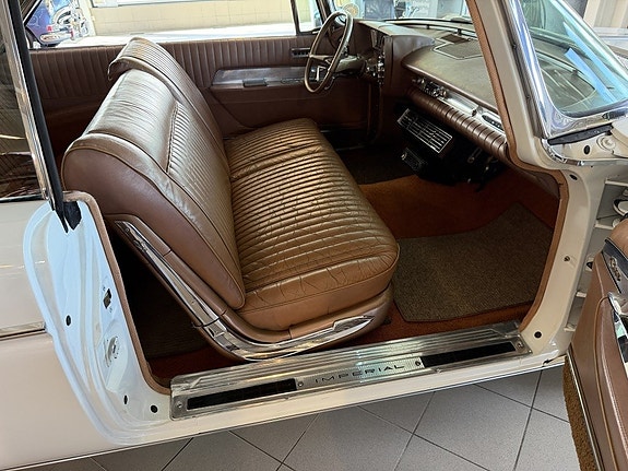 Chrysler Imperial 19 of 30
