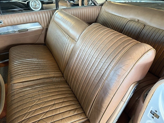 Chrysler Imperial 16 of 30