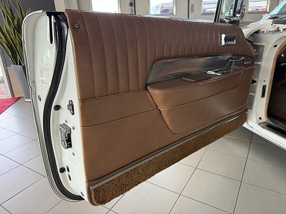 Chrysler Imperial 24 of 30