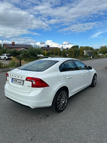 Volvo S60 3 of 5