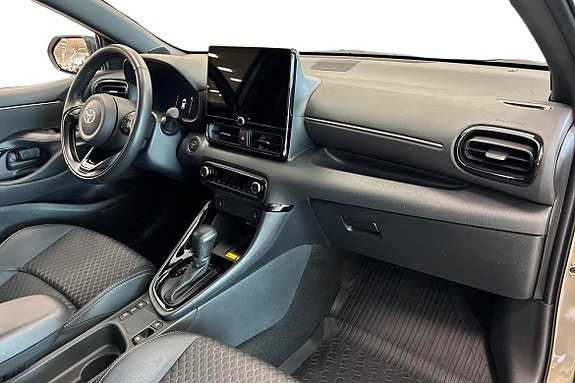 Toyota Yaris 6 of 18