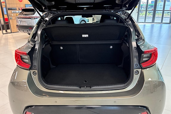 Toyota Yaris 10 of 18