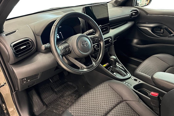 Toyota Yaris 12 of 18