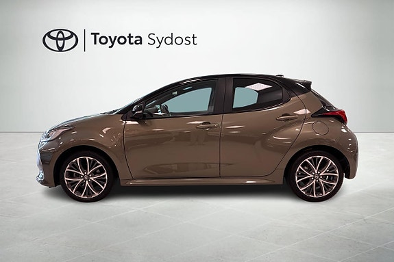 Toyota Yaris 3 of 18