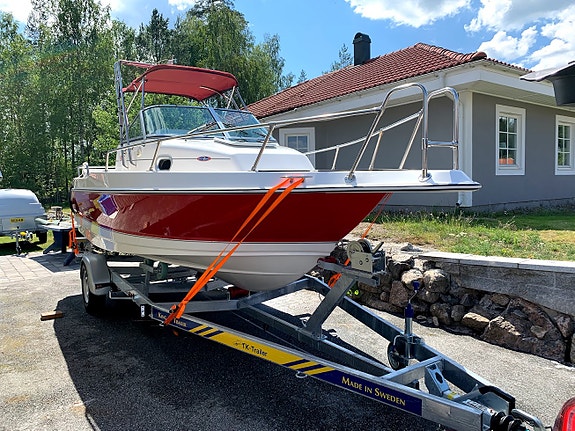Olympic 580 C -15 | Suzuki DF140 -18 | Välutrustad, inomhusförvarad 2 of 10